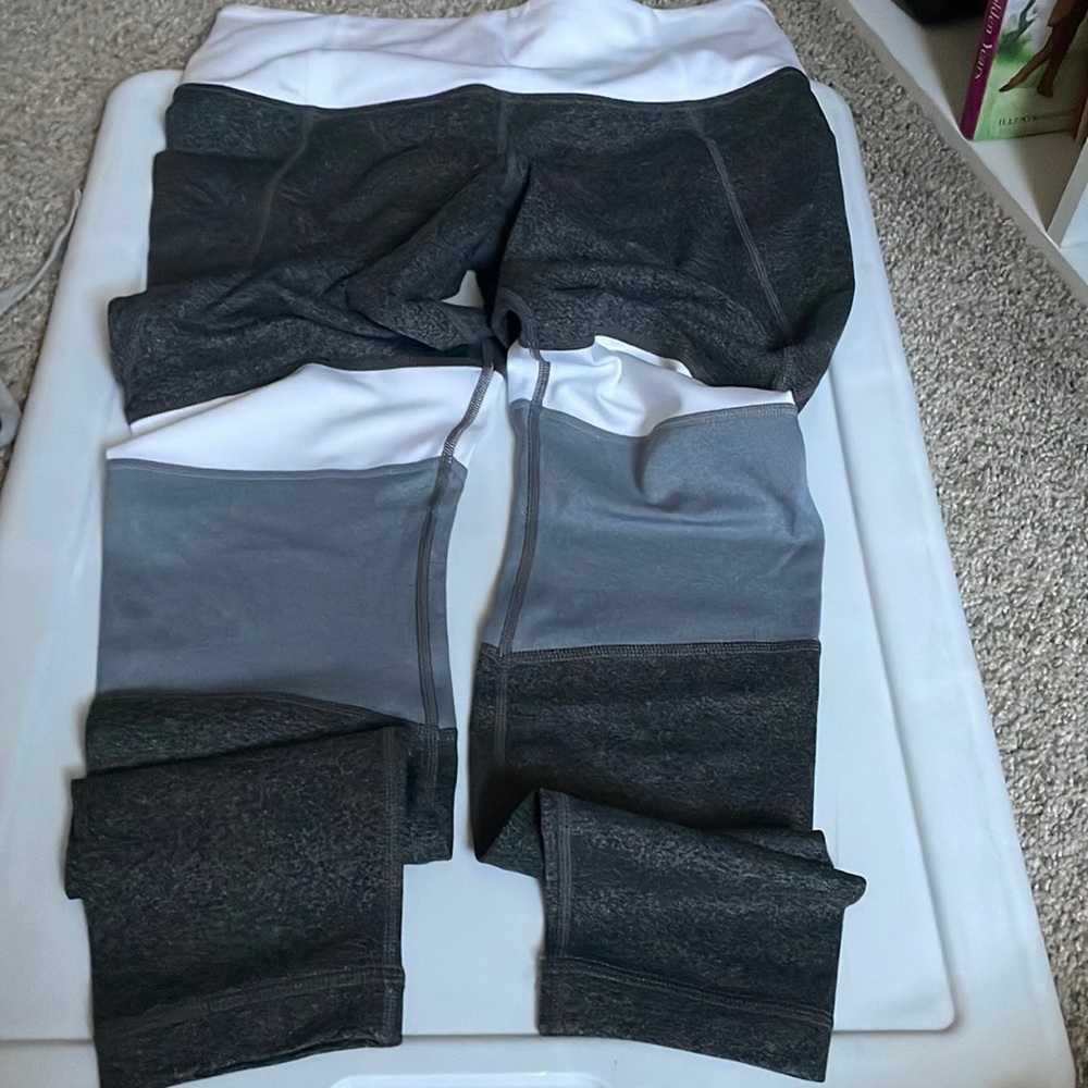 Athleta size small workout leggings grey white and black like new